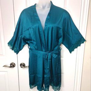 Green silk like robe in xxl